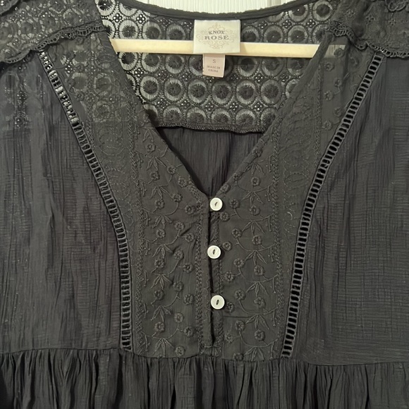 Black top - Picture 2 of 3